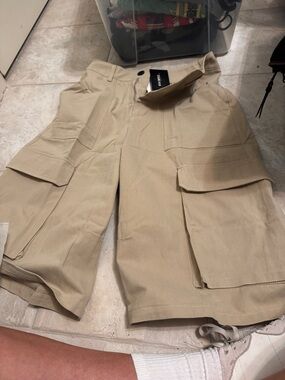 High-Waist Beige Cargo Shorts for Women - Utility Pockets